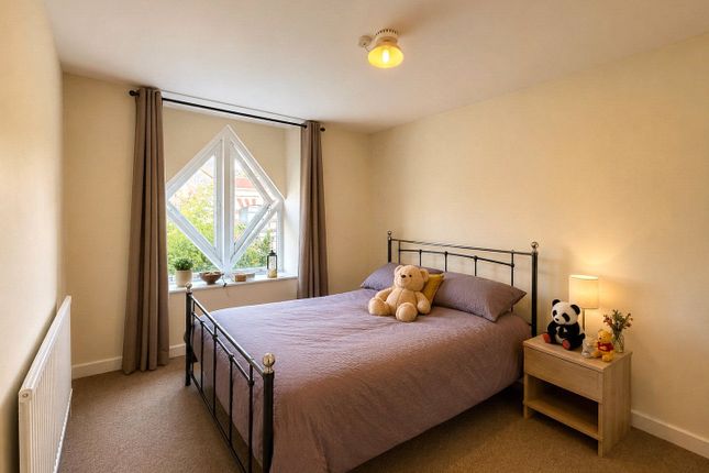 3, Garden Court, Clifton photo 2