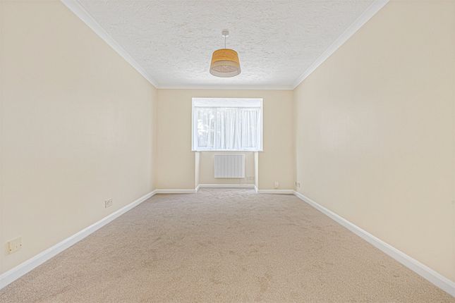 Flat 2, The Hideaway,, College Road, Hertfordshire photo 3