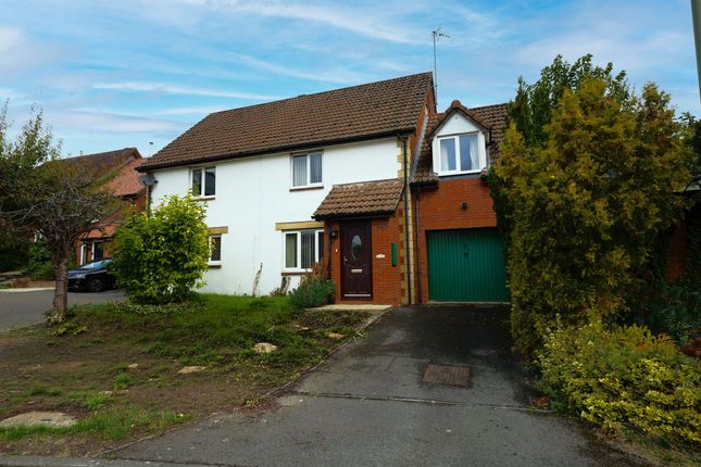 3-bed semi-detached on 10 Rolls Court, Wantage, £340,000