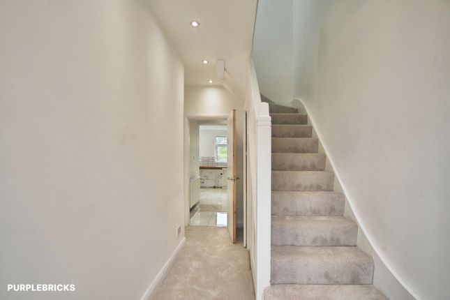 14, Forest View Road, London photo 3