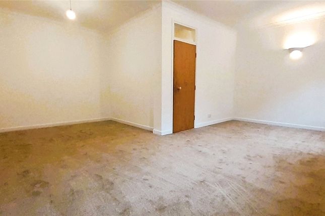 Flat 5, 12, Coppergate Walk, York photo 3