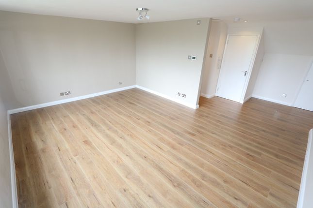 Flat to rent in Everglades, London Road, Hadleigh