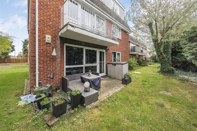 Flat 7, Deacon Court, Dedworth Road, Windsor photo 2