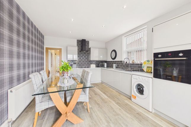 9 Oakwood Gardens, Gateshead photo 2