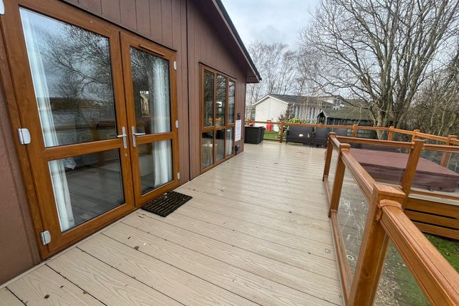 Mobile/park home for sale in 16 Misty Bay, Tattershall Lakes, Sleaford