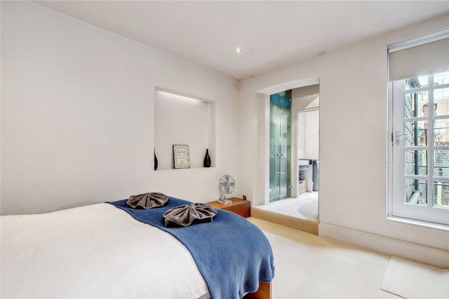 Flat for sale in Bruton Place, Mayfair, London