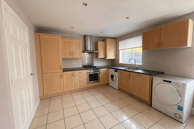  64, Thatcham Avenue Kingsway, Gloucester photo 2