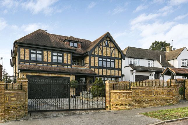 Thumbnail Detached house for sale in Newmans Way, Hadley Wood, Herts