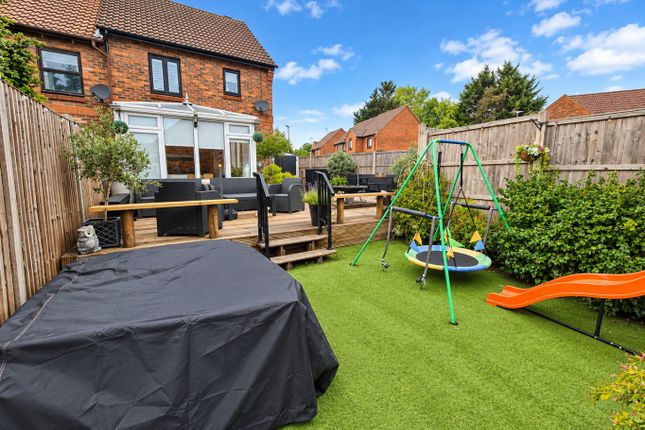 12 Gleneagles Drive, Luton, Bedfordshire photo 2