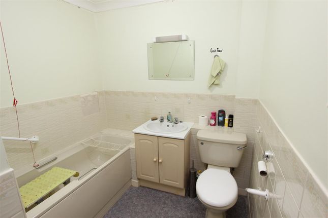 Flat for sale in Albyn House, Alexandra Road, Hemel Hempstead, Hertfordshire