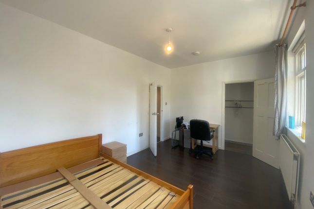 3 Double Bedroom Dockers Cottage To Rent