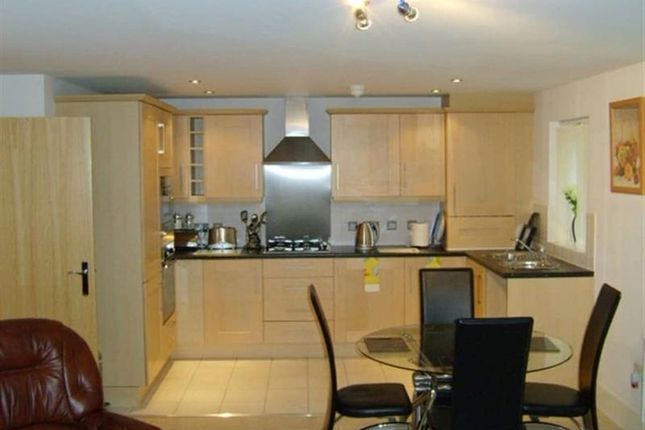 16 , the coppice, MANCHESTER photo 3