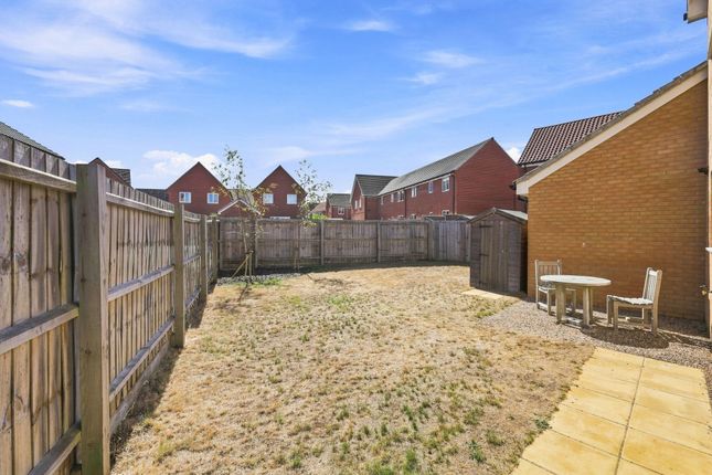6 Murray Close, Woodbridge photo 4