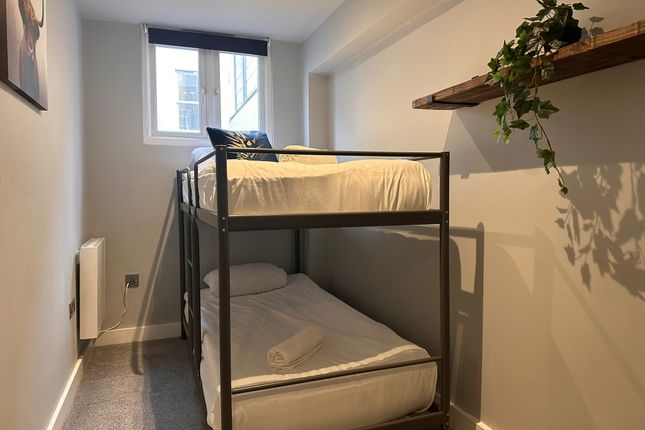 Flat to rent in Providence Place, Brighton