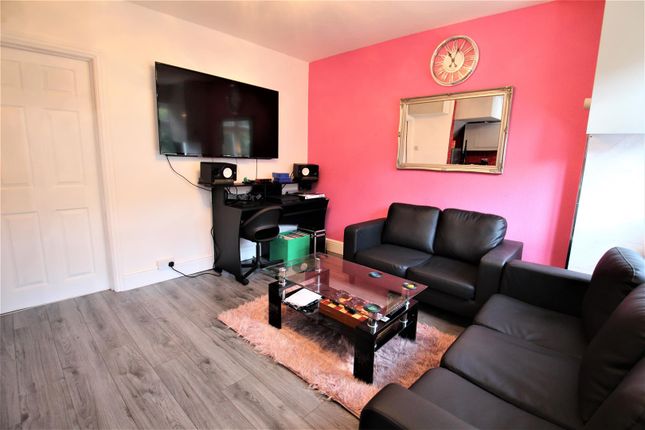 Park View Grove, Leeds photo 2