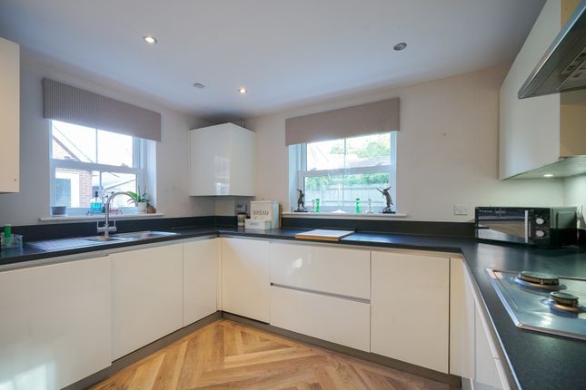 59-Elizabeth-11-Ave-1022