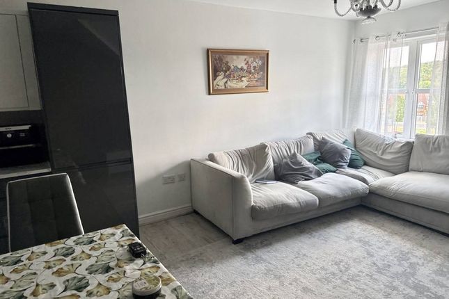 Apt 16 Fern Court, Rotherham photo 5