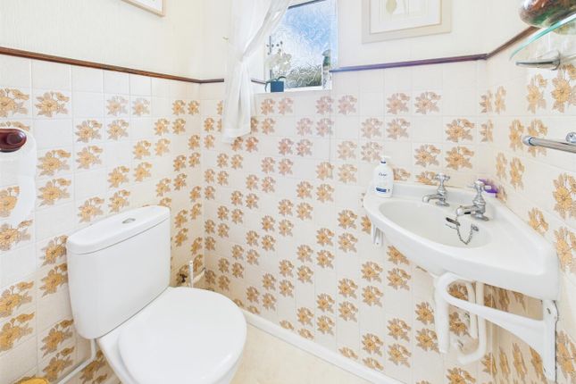 9, Warrender Way, Ruislip photo 3