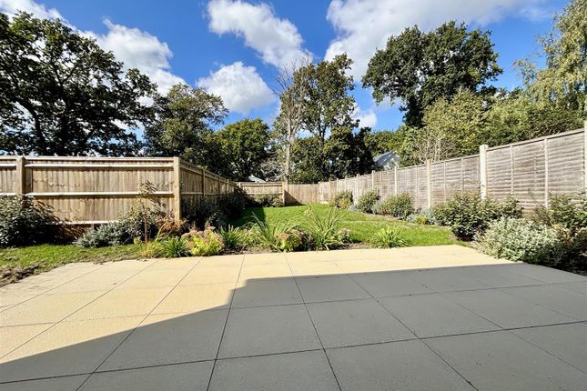 1a, Linden Road, Ferndown photo 2