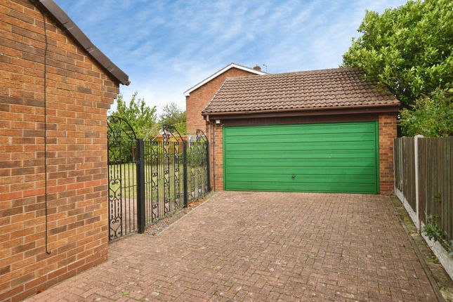 33, St. Davids Crescent, Scunthorpe photo 2
