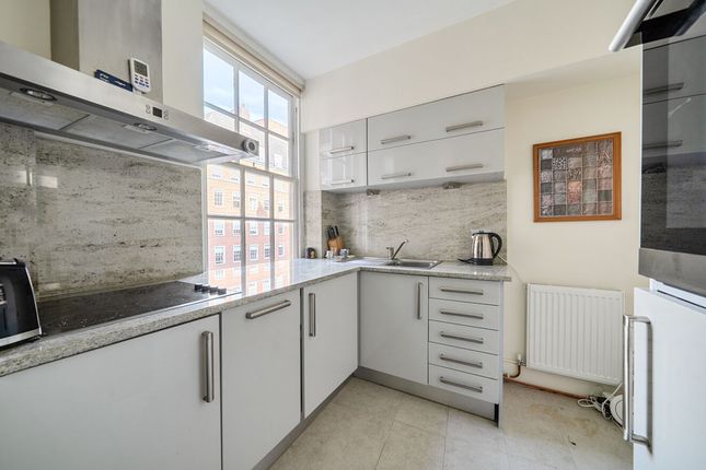 208, Cranmer Court, Chelsea photo 3