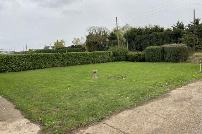 Bridge Farm Bungalow, Boston Road, Gosberton photo 5