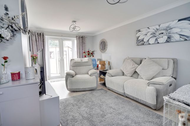 94, London Road, Sawbridgeworth photo 2