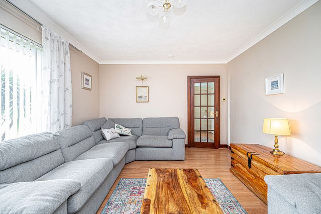 14, Raith Crescent, Kirkcaldy photo 4