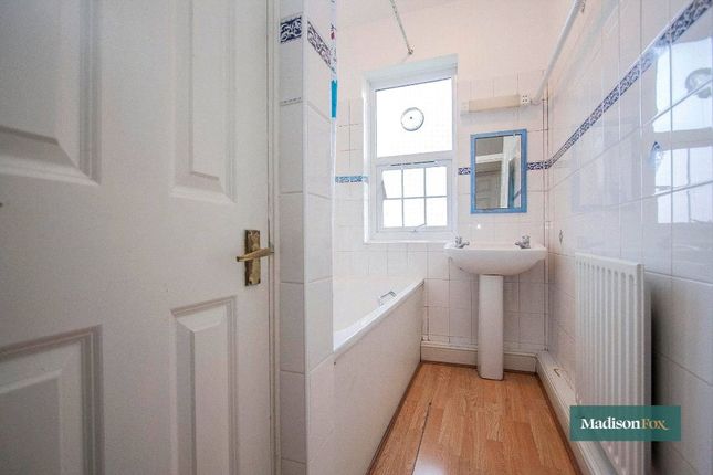 317, Manor Road, London photo 4