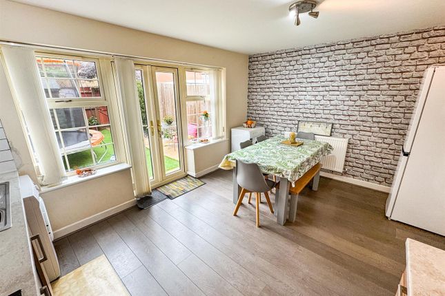 86, Conyger Close, Corby photo 3