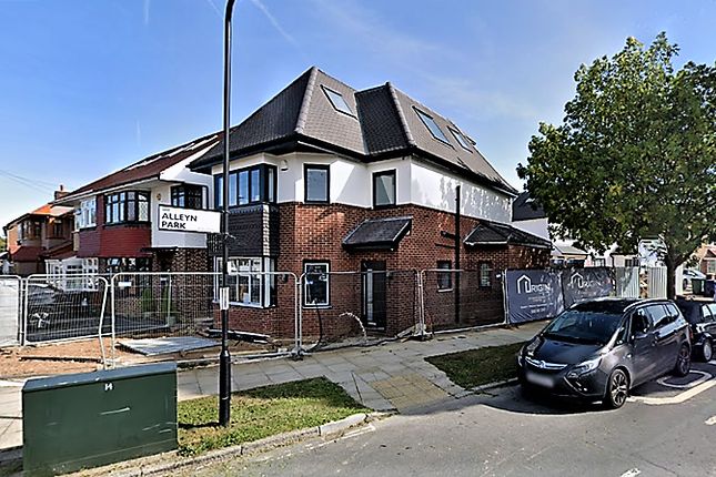 Thumbnail Detached house for sale in Thorncliffe Road, Southall