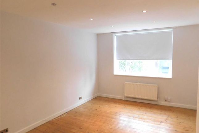 Sipson Road, West Drayton photo 3