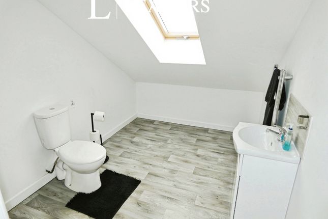 Room 2, 50, Patchwork Row, Mansfield photo 5