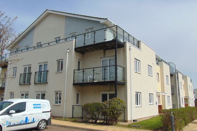 Flat to rent in Gisors Road, Southsea