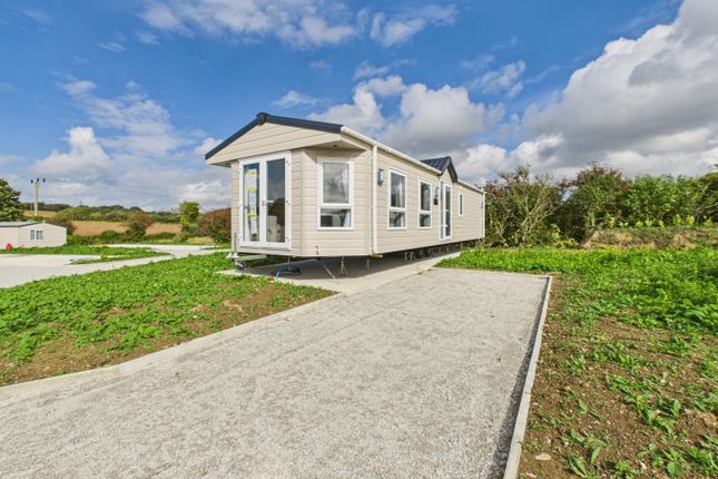 2 Bedroom Park Home For Sale
