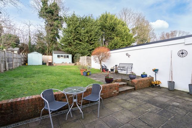 14, Fairfield Drive, Dorking photo 4