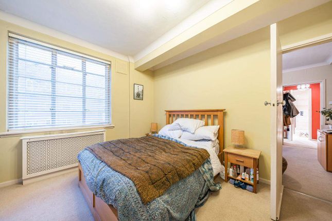 Flat for sale in St. Petersburgh Place, London