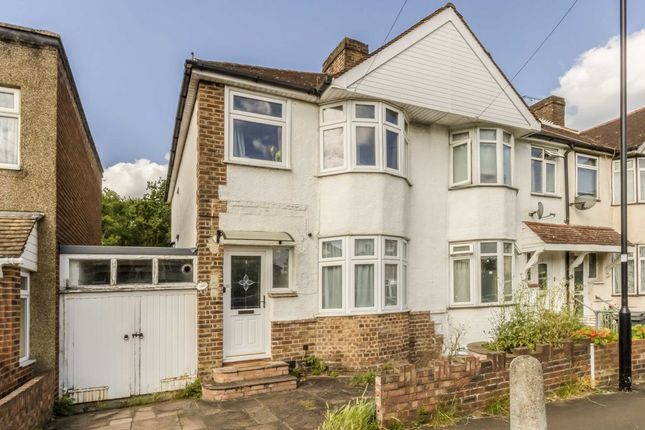 Terraced house to rent in Saxon Avenue, Feltham