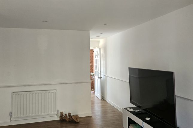 83, Manordene Road, London photo 3