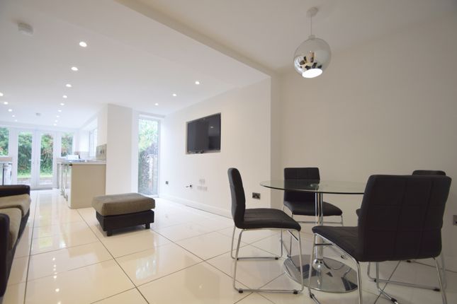 6-bed terraced on Cyfarthfa Street, Cardiff, £3,300/mo