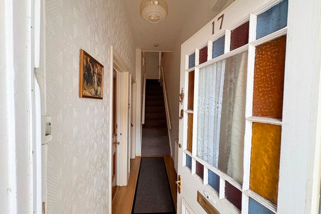 17 Newcastle Hill, Bridgend photo 3