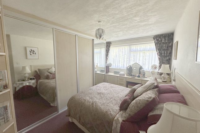 11, Raymond Court, Potters Bar photo 4