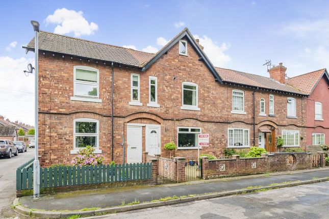 Thumbnail Terraced house for sale in Bank Road, Selby