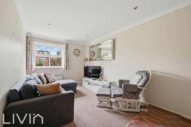 19 Sycamore Close, South Croydon photo 4