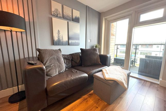 Flat 88, Altamar, Swansea photo 3