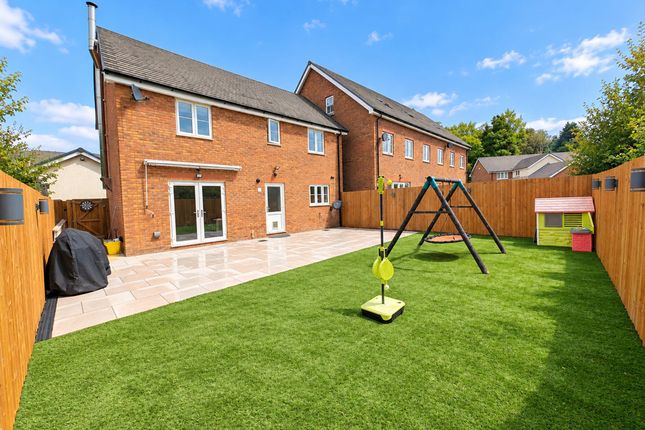 60 Tan Y Bryn Gardens, Aberdare photo 4