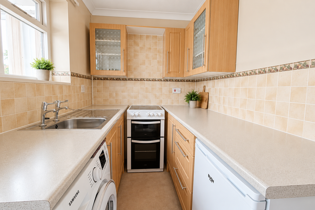 2, St. Claires Court, Lincoln photo 4