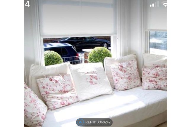 Flat, Aldridge Road Villas, London photo 3