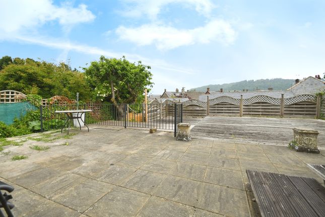 16, Woodside Close, Bakewell photo 3