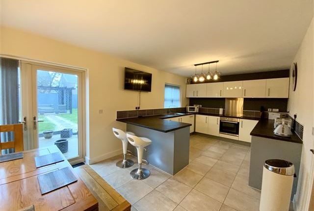 11, Melhaven Way Wickersley, Rotherham photo 2